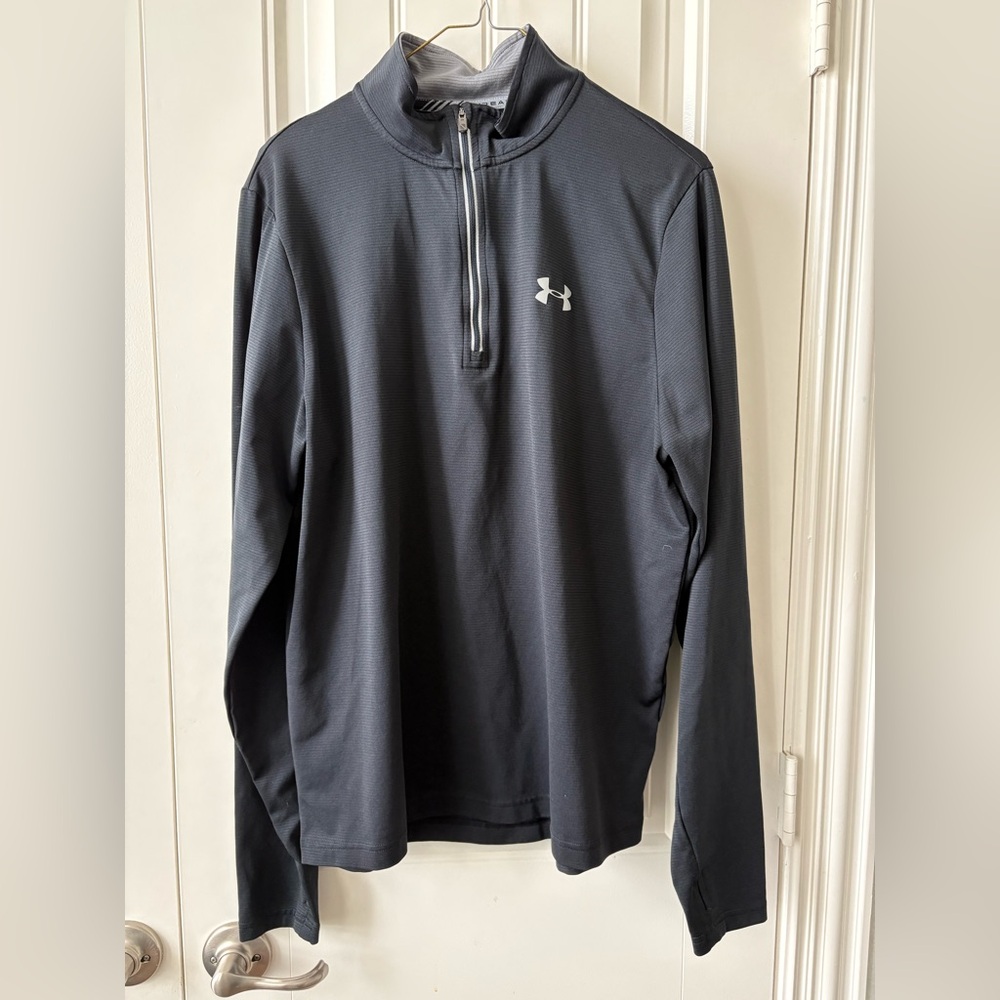 Under Armour Black and Gray Threadborne HeatGear Performance Top.  Large.